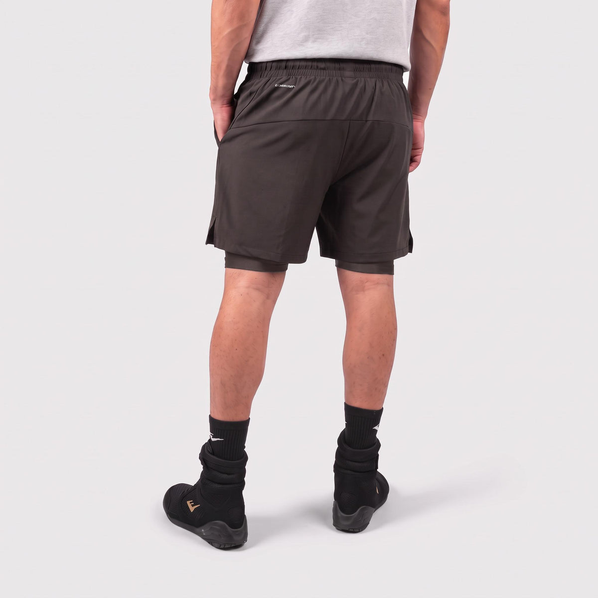 SHORT STRIKE CON CALZA EVE