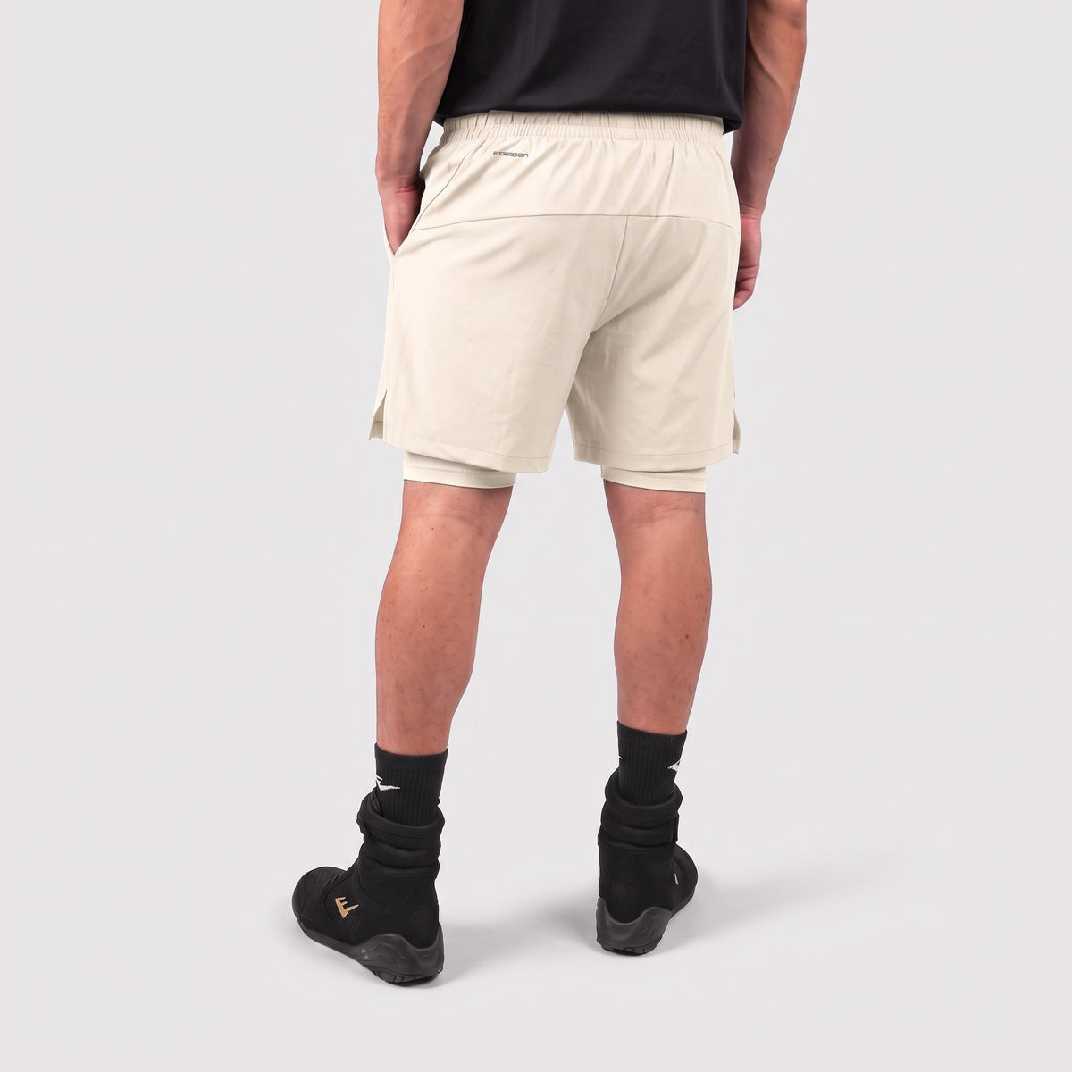 SHORT STRIKE CON CALZA EVE