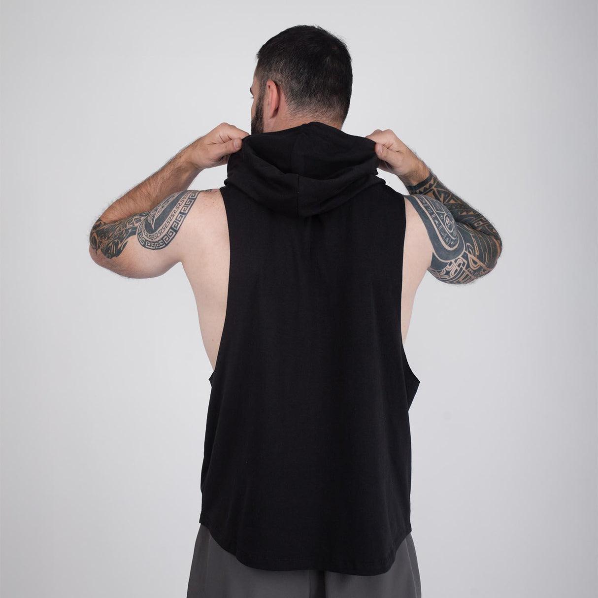 Polera Hood Round Everlast